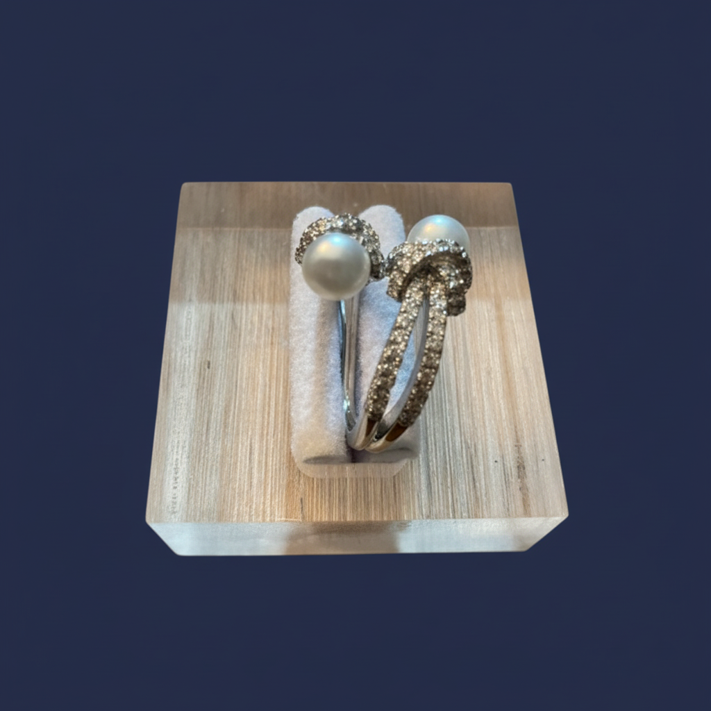 Butterfly Knot Ring II - Navy Background