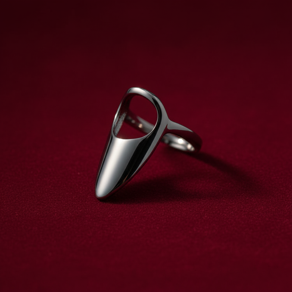 OvalNailRingI ruby red